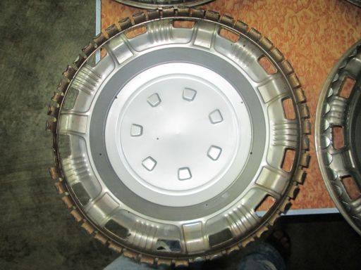 ขายฝาครอบล้อโบราณ ขอบ 14"