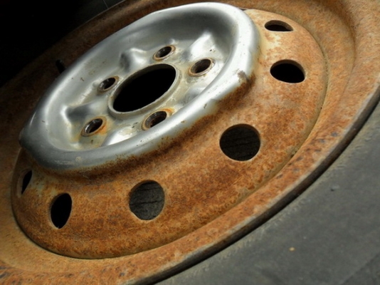 ล้อกะทะเหล็ก โตโยต้า 5 รู แบบมียักใส่ฝาตบได้ มี 4 ล้อ