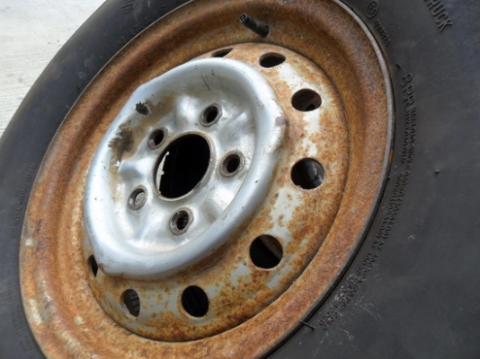 ล้อกะทะเหล็ก โตโยต้า 5 รู แบบมียักใส่ฝาตบได้ มี 4 ล้อ