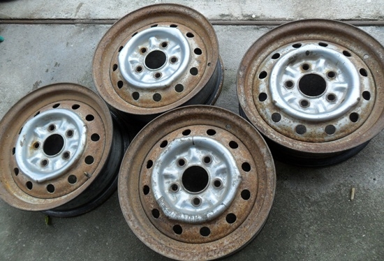 ล้อกะทะเหล็ก โตโยต้า 5 รู แบบมียักใส่ฝาตบได้ มี 4 ล้อ