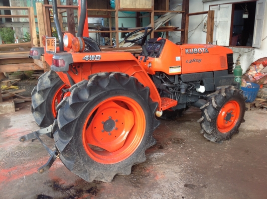 ปัญญาแทรคเตอร์มาแล้ว...จัดมาให้ครับ คูโบต้า L2808  ตัวเปล่า พร้อมเล่มทะเบียน