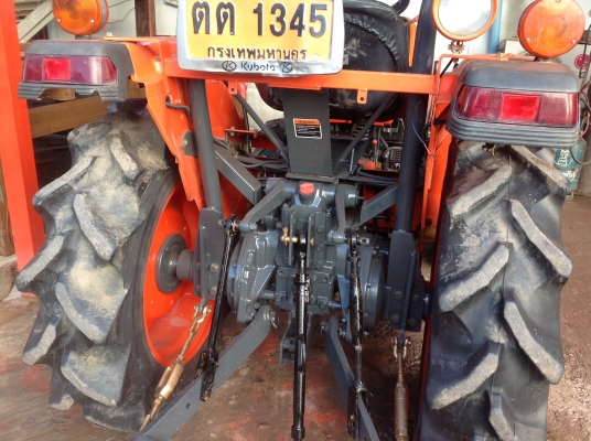 ปัญญาแทรคเตอร์มาแล้ว...จัดมาให้ครับ คูโบต้า L2808  ตัวเปล่า พร้อมเล่มทะเบียน