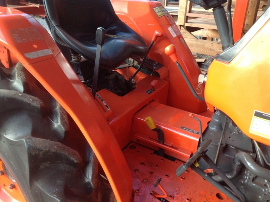 ปัญญาแทรคเตอร์มาแล้ว...จัดมาให้ครับ คูโบต้า L2808  ตัวเปล่า พร้อมเล่มทะเบียน