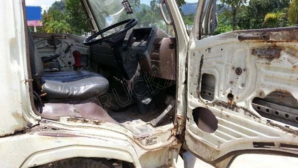 รถบรรทุก 6 ล้อดั๊มพ์ ยี่ห้อ HINO รุ่น KM777 117 แรงม้า รถบรรทุก 6 ล้อดั๊มพ์ ยี่ห้อ HINO รุ่น KM777 117 แรงม้า