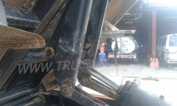 รถบรรทุก 6 ล้อดั๊มพ์ ยี่ห้อ HINO รุ่น KM777 117 แรงม้า รถบรรทุก 6 ล้อดั๊มพ์ ยี่ห้อ HINO รุ่น KM777 117 แรงม้า