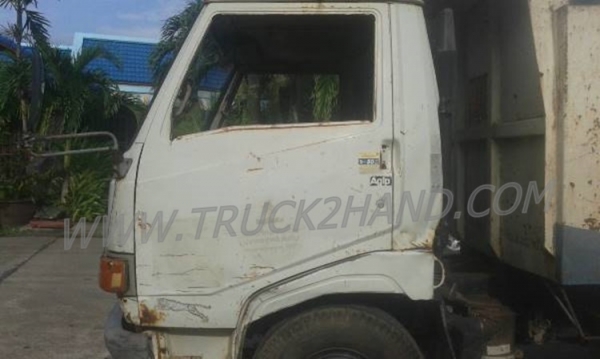 รถบรรทุก 6 ล้อดั๊มพ์ ยี่ห้อ HINO รุ่น KM777 117 แรงม้า รถบรรทุก 6 ล้อดั๊มพ์ ยี่ห้อ HINO รุ่น KM777 117 แรงม้า