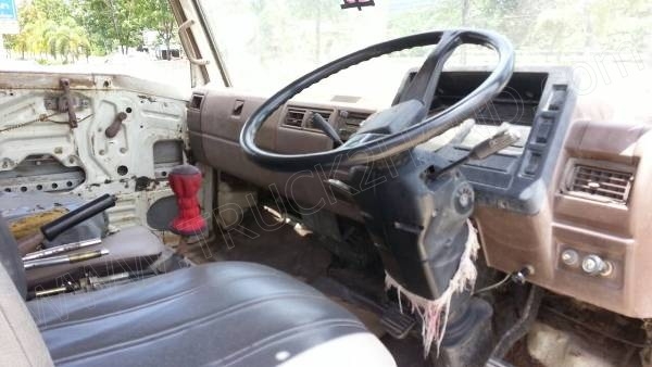 รถบรรทุก 6 ล้อดั๊มพ์ ยี่ห้อ HINO รุ่น KM777 117 แรงม้า รถบรรทุก 6 ล้อดั๊มพ์ ยี่ห้อ HINO รุ่น KM777 117 แรงม้า