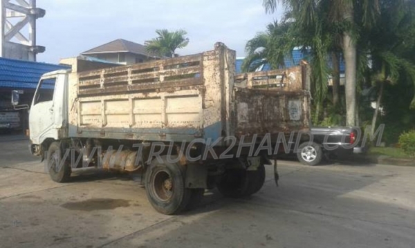 รถบรรทุก 6 ล้อดั๊มพ์ ยี่ห้อ HINO รุ่น KM777 117 แรงม้า รถบรรทุก 6 ล้อดั๊มพ์ ยี่ห้อ HINO รุ่น KM777 117 แรงม้า