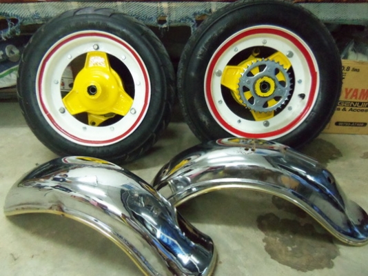 ขายล้อชาลี+บังโคลนสวยๆ ขายล้อชาลี+บังโคลนสวยๆ