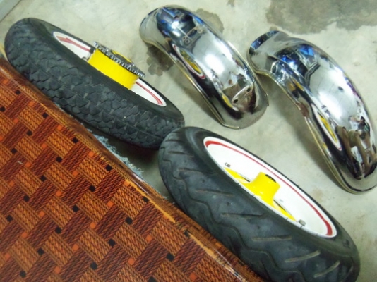 ขายล้อชาลี+บังโคลนสวยๆ ขายล้อชาลี+บังโคลนสวยๆ