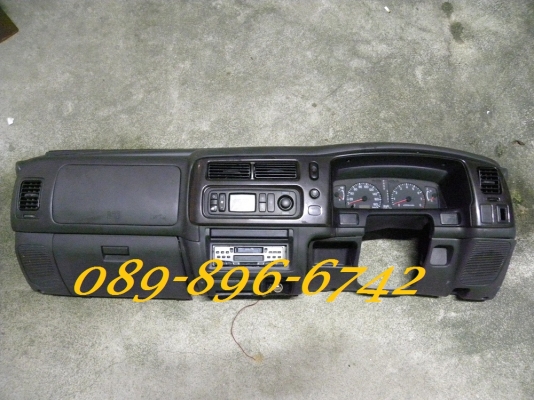 ขายชุดคอนโซนหน้า Mitsubishi Strada แท้ๆJapan