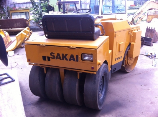 ขาย รถบด Sakai TW40