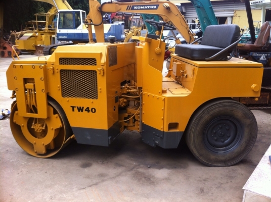 ขาย รถบด Sakai TW40