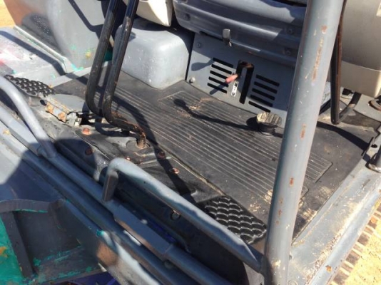 ขายรถแบคโฮ KOMATSU PC30-7 นำเข้าจากญี่ปุ่น 100 \%แทร็คเหล็ก ปั้มนิ้ว มีVDO การทำงานให้ชมครับ ติดต่อ 081-2990958