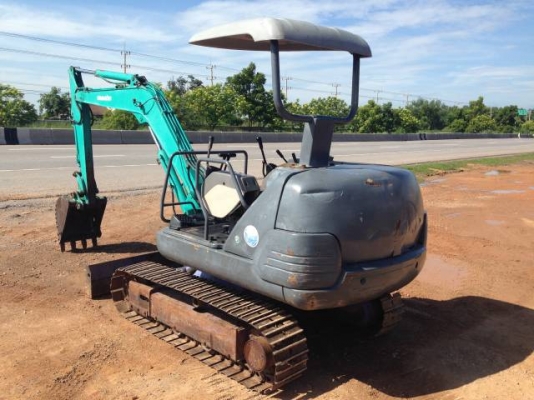 ขายรถแบคโฮ KOMATSU PC30-7 นำเข้าจากญี่ปุ่น 100 \%แทร็คเหล็ก ปั้มนิ้ว มีVDO การทำงานให้ชมครับ ติดต่อ 081-2990958