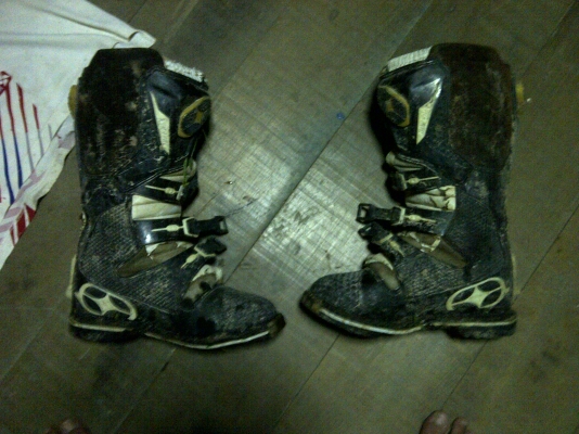 ขาย ชุดแข่งวิบาก ยี่ห้อ NoFear ชุด+รองเท้า+สนับเข่า 5500.- พร้อมส่ง