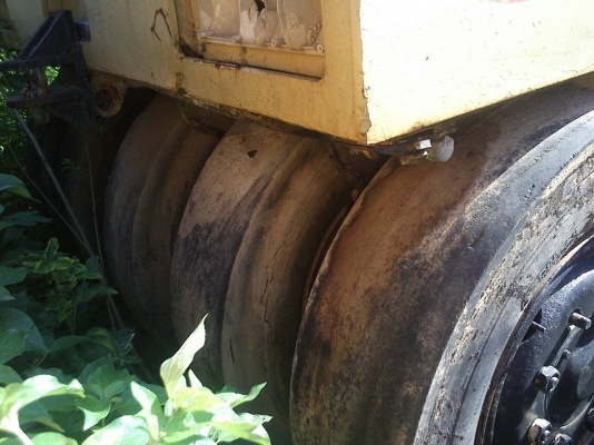 ขายด่วนรถบดล้อยาง9ล้อSAKAI TS200 รถใช้งานแล้วจอด เอกสารเล่มทะเบียน