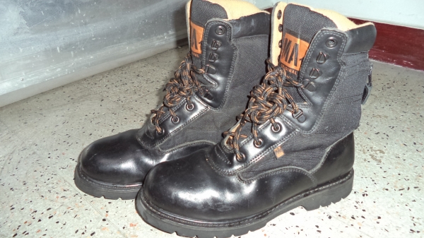 รองเท้าหนังหัวเหล็ก MA-1 Size 42 รองเท้าหนังหัวเหล็ก MA-1 Size 42