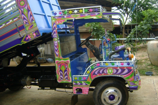 ทำสี ต่อเติม ดัดแปลงรถอีแต๋น