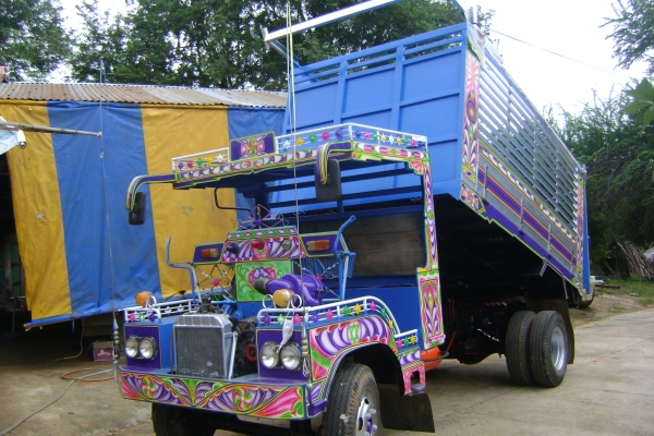 ทำสี ต่อเติม ดัดแปลงรถอีแต๋น