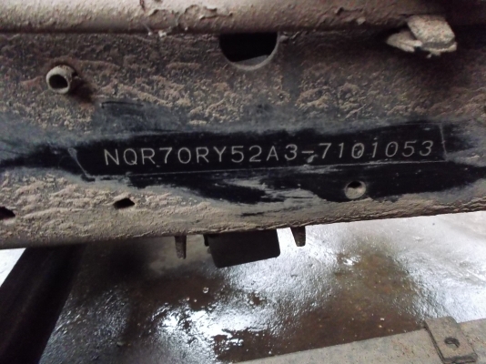 ขายด่วนรถ6ล้อNQRเครือง150แรงม้ายาว5.50เมตรปี47รถตู้