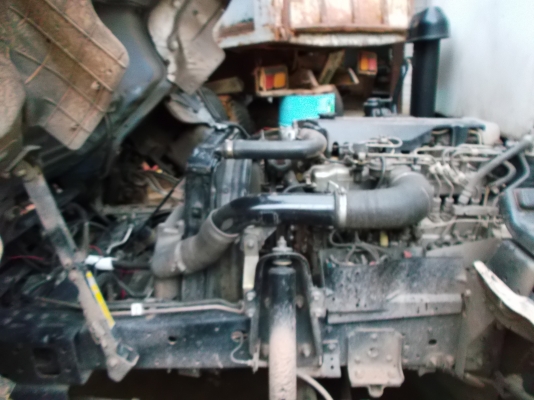 ขายด่วนรถ6ล้อNQRเครือง150แรงม้ายาว5.50เมตรปี47รถตู้