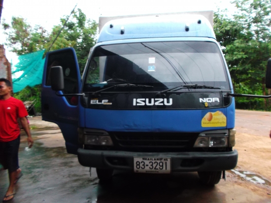 ขายด่วนรถ6ล้อNQRเครือง150แรงม้ายาว5.50เมตรปี47รถตู้