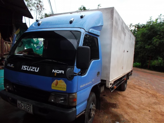 ขายด่วนรถ6ล้อNQRเครือง150แรงม้ายาว5.50เมตรปี47รถตู้