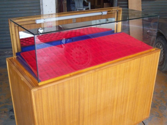 ตู้โชว์พระสภาพดใหม่ ใช้ได้เลย ขนาดใหญ่