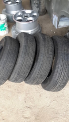 ขายยาง bridge stone 195R15 ยางใหม่ๆๆเลยคับ 4 เส้น 3700