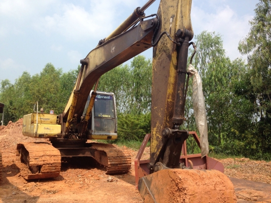 KOBELCO MARK III SK-200 Serial 17,349 เก๋งเทาแท้ รถบอดี้สวยช่วงล่างเอวใหม่โซ่เต็มดีพร้อมใช้งานได้เลย เครื่องเดิมปั๊มเดิมแห้งดีแรงดีไม่มีเยิ้ม ทำงานเร็วไม่มีโหลด ภายในเก๋งสะอาดคอนโทรลง่าย ภายนอกสวยทรงดี ช่วงล่างแน่นสภาพดี 80\% พร้อมทำงานได้เลย เอกสารสัญญาซื