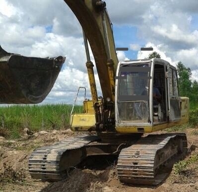 KOBELCO MARK III SK-200 Serial 17,349 เก๋งเทาแท้ รถบอดี้สวยช่วงล่างเอวใหม่โซ่เต็มดีพร้อมใช้งานได้เลย เครื่องเดิมปั๊มเดิมแห้งดีแรงดีไม่มีเยิ้ม ทำงานเร็วไม่มีโหลด ภายในเก๋งสะอาดคอนโทรลง่าย ภายนอกสวยทรงดี ช่วงล่างแน่นสภาพดี 80\% พร้อมทำงานได้เลย เอกสารสัญญาซื