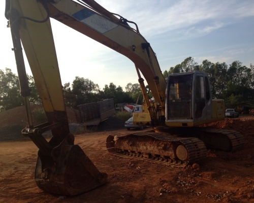 KOBELCO MARK III SK-200 Serial 17,349 เก๋งเทาแท้ รถบอดี้สวยช่วงล่างเอวใหม่โซ่เต็มดีพร้อมใช้งานได้เลย เครื่องเดิมปั๊มเดิมแห้งดีแรงดีไม่มีเยิ้ม ทำงานเร็วไม่มีโหลด ภายในเก๋งสะอาดคอนโทรลง่าย ภายนอกสวยทรงดี ช่วงล่างแน่นสภาพดี 80\% พร้อมทำงานได้เลย เอกสารสัญญาซื