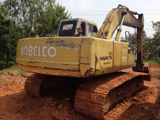 KOBELCO MARK III SK-200 Serial 17,349 เก๋งเทาแท้ รถบอดี้สวยช่วงล่างเอวใหม่โซ่เต็มดีพร้อมใช้งานได้เลย เครื่องเดิมปั๊มเดิมแห้งดีแรงดีไม่มีเยิ้ม ทำงานเร็วไม่มีโหลด ภายในเก๋งสะอาดคอนโทรลง่าย ภายนอกสวยทรงดี ช่วงล่างแน่นสภาพดี 80\% พร้อมทำงานได้เลย เอกสารสัญญาซื