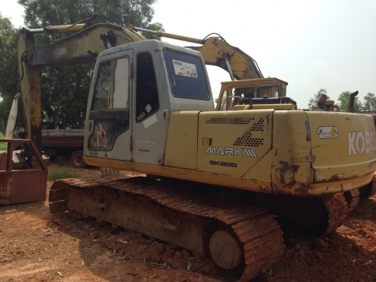 KOBELCO MARK III SK-200 Serial 17,349 เก๋งเทาแท้ รถบอดี้สวยช่วงล่างเอวใหม่โซ่เต็มดีพร้อมใช้งานได้เลย เครื่องเดิมปั๊มเดิมแห้งดีแรงดีไม่มีเยิ้ม ทำงานเร็วไม่มีโหลด ภายในเก๋งสะอาดคอนโทรลง่าย ภายนอกสวยทรงดี ช่วงล่างแน่นสภาพดี 80\% พร้อมทำงานได้เลย เอกสารสัญญาซื
