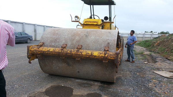 ขายรถบดสั่นสะเทือน Sakai มือสองสภาพพร้อมใช้งาน