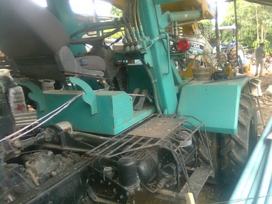 ขายรถคีบอ้อยคีบหลัง แบบ 6 ล้อ