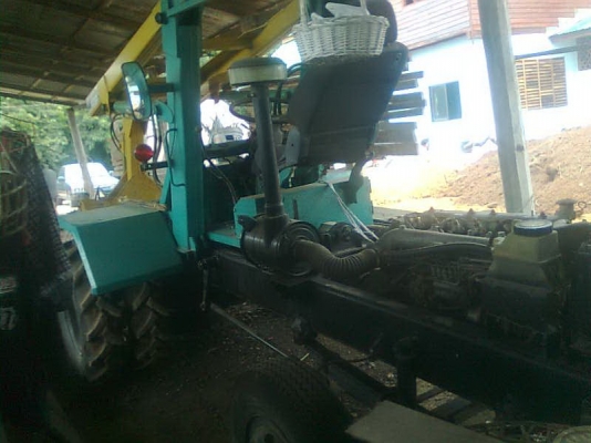 ขายรถคีบอ้อยคีบหลัง แบบ 6 ล้อ