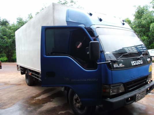 ขายด่วนรถ6ล้อNQRเครือง150แรงม้ายาว5.50เมตรปี47รถตู้แห้ง