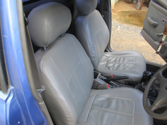 ขายนิสสัน   NV  1.6 เล็กกะทัดรัด   เดิมๆเลยครับ