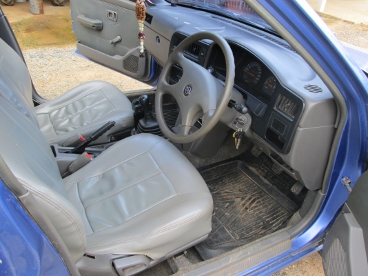 ขายนิสสัน   NV  1.6 เล็กกะทัดรัด   เดิมๆเลยครับ