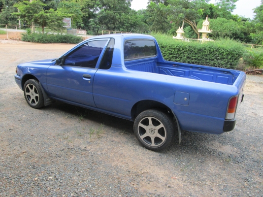 ขายนิสสัน   NV  1.6 เล็กกะทัดรัด   เดิมๆเลยครับ