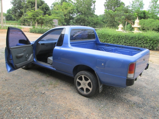 ขายนิสสัน   NV  1.6 เล็กกะทัดรัด   เดิมๆเลยครับ