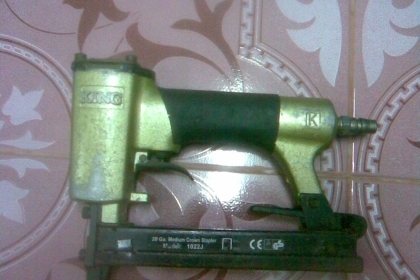 ตัวยิงแม็ค kingสภาพพร้อมใช้งานครับสวยๆครับตัวนี้ ของคิงแท้แน่นอนครับ ใช้ยาวครับรุ่นนี้ราคานี้คุ้มครับ