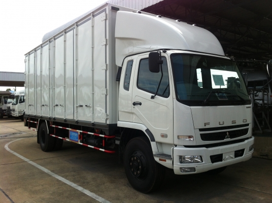 ขายรถบรรทุก6ล้อตู้ทึบ10บาน 240แรงม้า(7.335ม.)