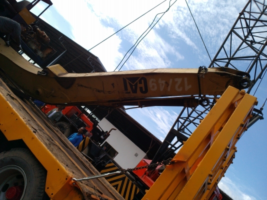 ขายด่วนบูมอาร์มยาวcat320มีป่ะบ้างครับครับ ขายด่วนบูมอาร์มยาวcat320มีป่ะบ้างครับครับ