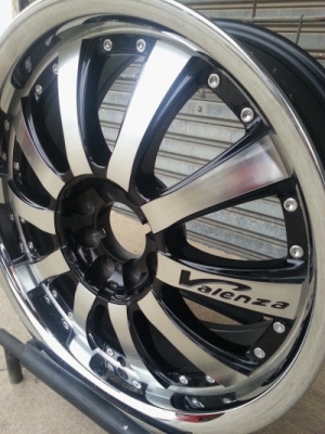 แม็กขอบ 17 4รู100/114 มี 1คู่ ราคา 2,700บาท