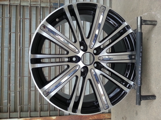 แม็กขอบ 18 5รู114 มี 1คู่ ราคา 2,700บาท แม็กขอบ 18 5รู114 มี 1คู่ ราคา 2,700บาท