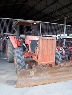 ฮั้วเฮงหลี อินเตอร์เทรด   แหล่งรวมรถมือสองที่ใหญ่ที่สุดในประเทศไทย