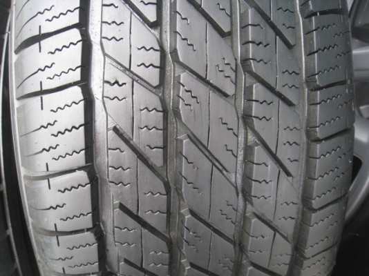 ขายล้อแม็ก Toyota Fortuner ป้ายแดง 17"x7.5" et30 6รู139+ ยางปี 13  สนใจติดต่อเล็กคลองสามครับ (081-3747940)